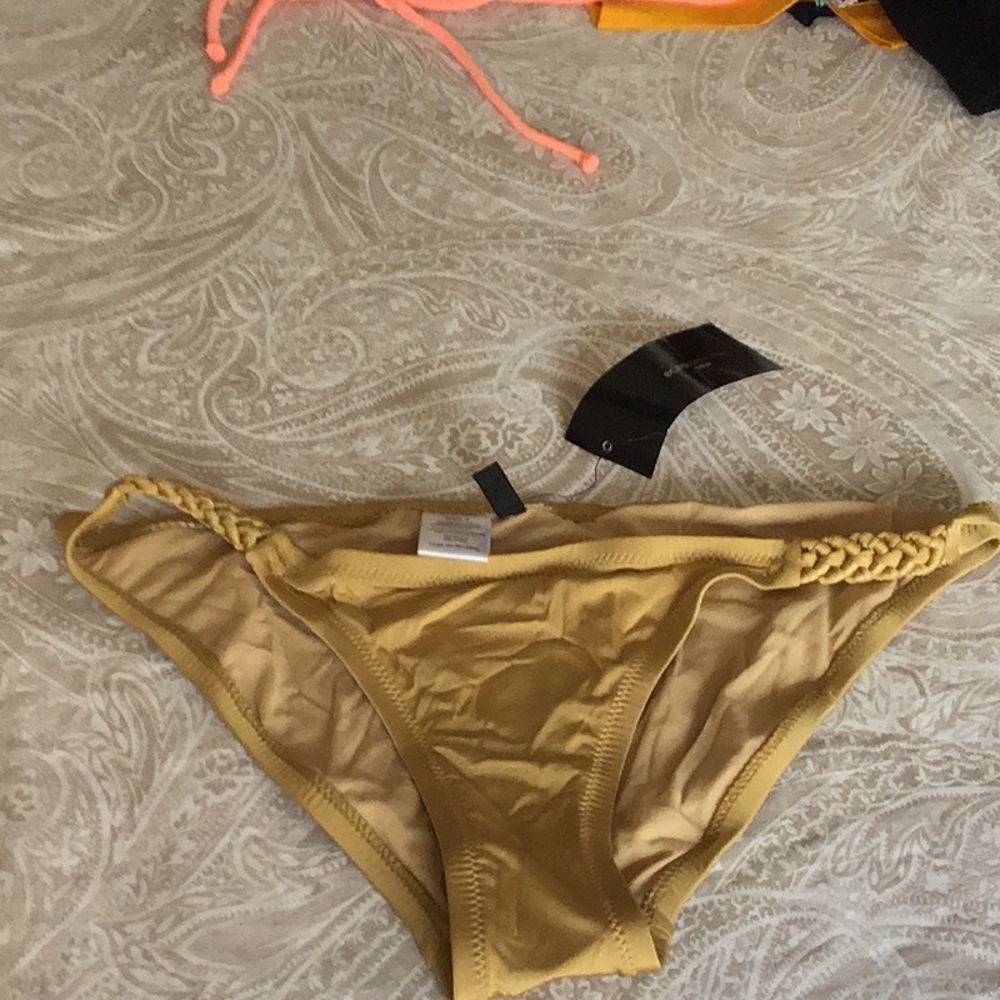 BCBG MAXAZARIA gorgeous bikini bottom